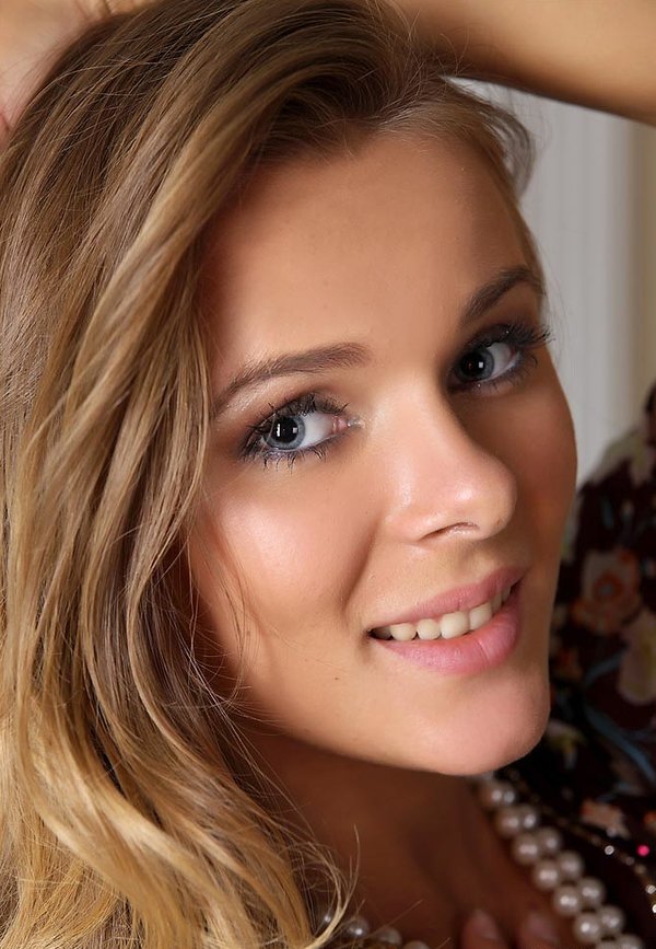 Фаина, 27 лет, 9 размер груди